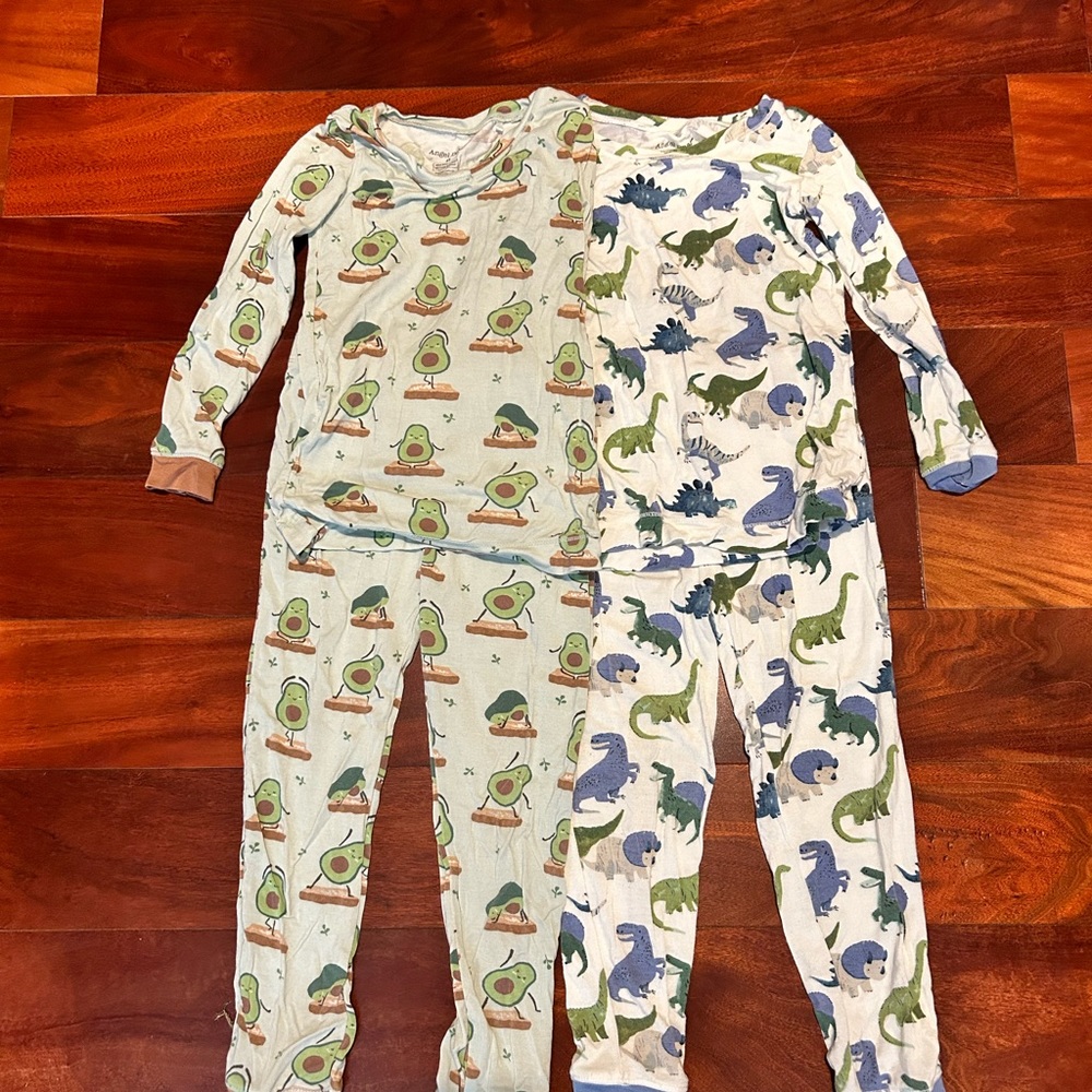Lot if Angel dear 4T pj sets retired!